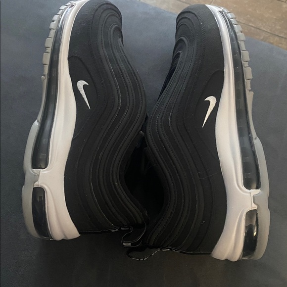 Nike Black and White Athletic Shoes. Men’s size 12. Excellent condition. - Picture 6 of 8